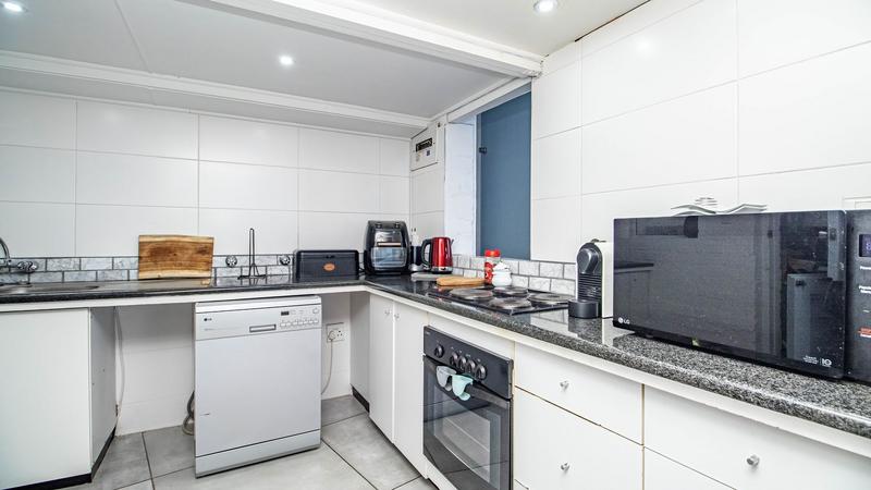 7 Bedroom Property for Sale in Santos Bay Western Cape